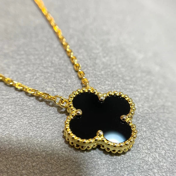 CLOVER | Musta kaulakoru