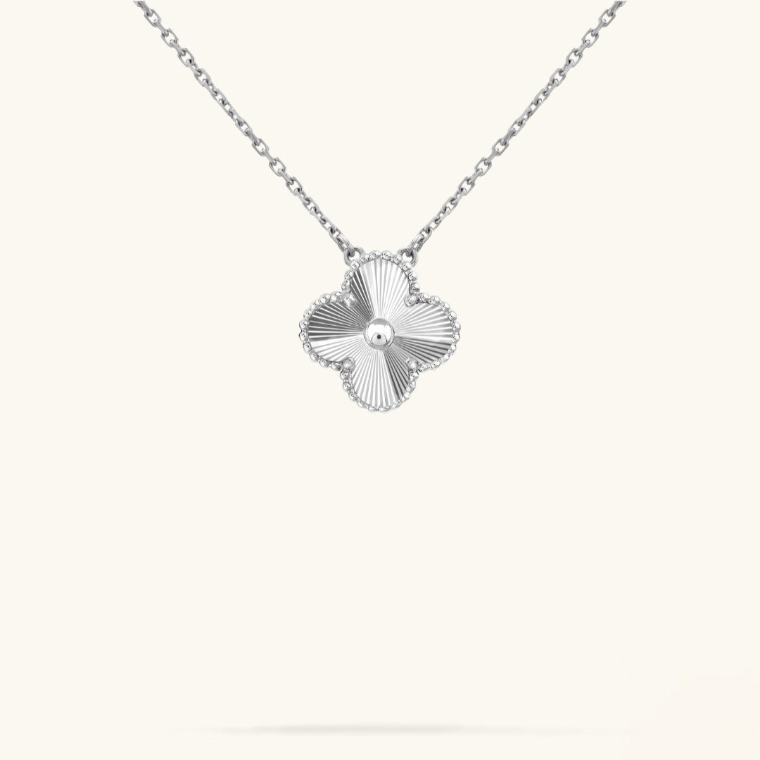 CLOVER | Hopeaketju