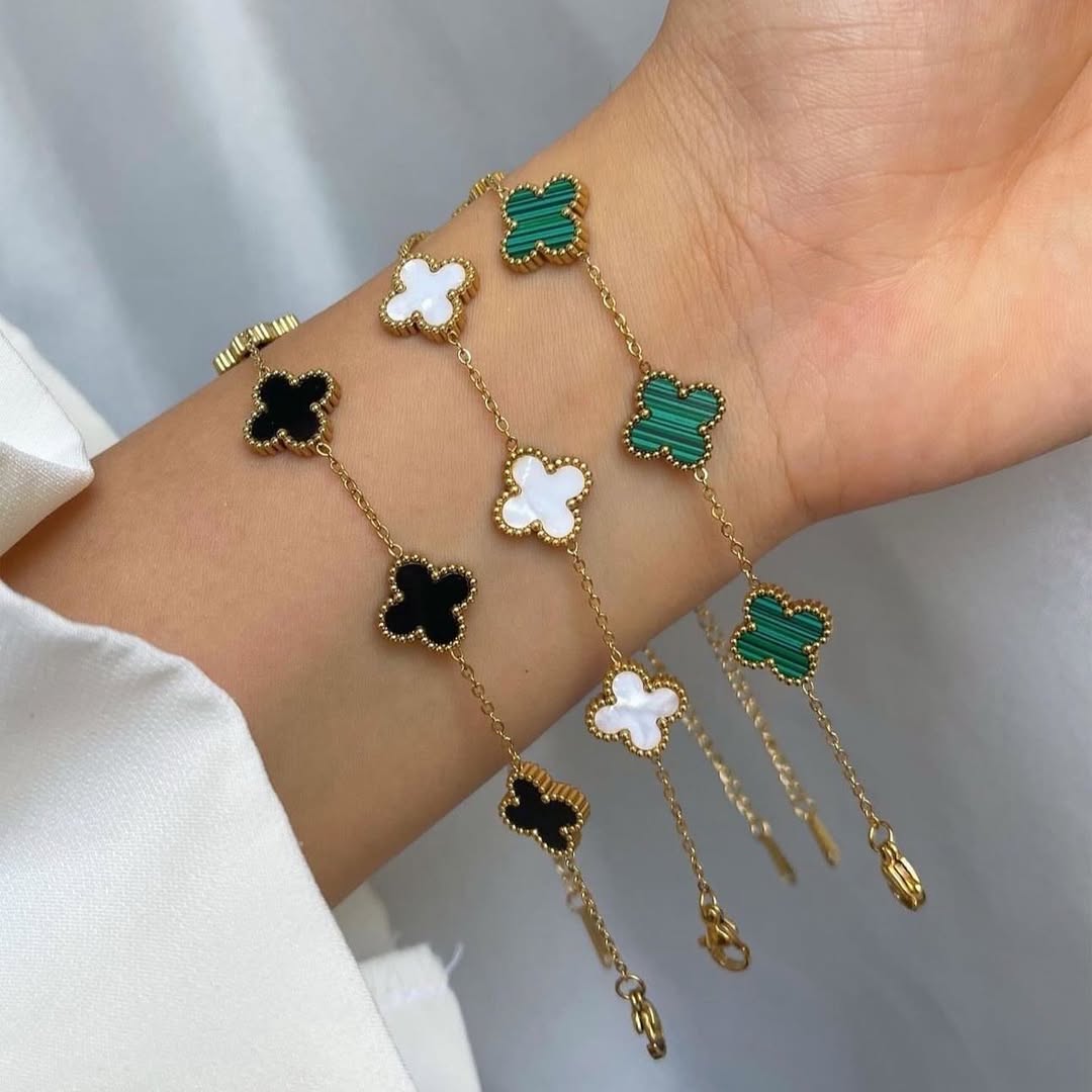 HOLLYWOOD CLOVER SETTI