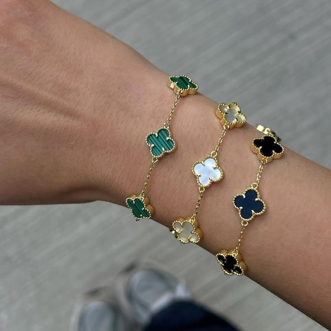 HOLLYWOOD CLOVER SETTI